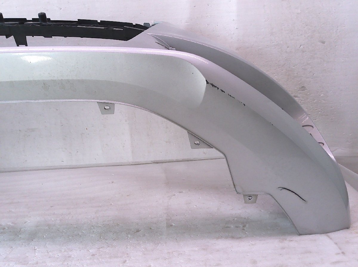 アウディ A6 DBA-4GCHVS フロントバンパー シルバー(LX7W)/4G0 807 437 中古品[H115-BF5348]_画像8