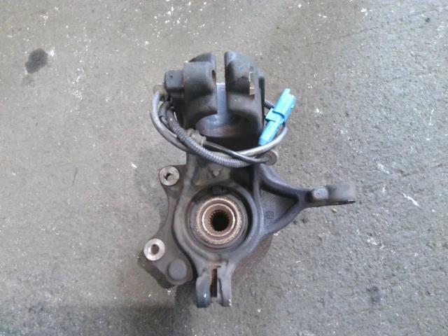 プジョー 208 ABA-A95F01 右 フロントナックルハブ　　　　　 同梱不可 即決品_画像4