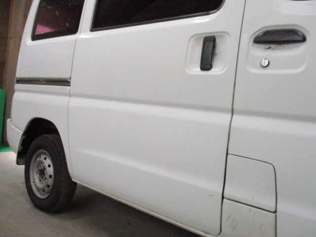 現車011　H17年　GBD-U61V　ミニキャブ　三菱　右リア　ドア　W09/ソフィアホワイト〔翌日発送〕即決！※個人様宅配送不可_画像4