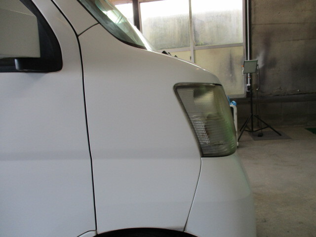 現車585　EBD-S321V　ハイゼット　ダイハツ　右フロント　フェンダー　W09/ホワイト〔翌日発送〕即決！※個人様宅配送不可_画像2