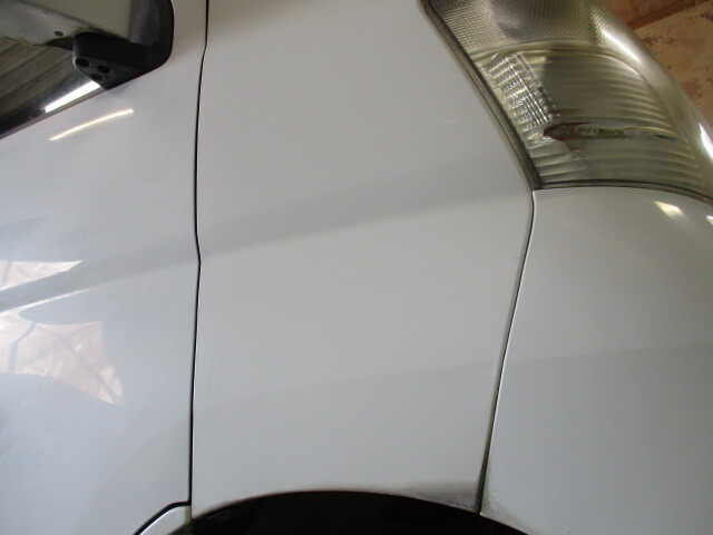 現車585　EBD-S321V　ハイゼット　ダイハツ　右フロント　フェンダー　W09/ホワイト〔翌日発送〕即決！※個人様宅配送不可_画像6