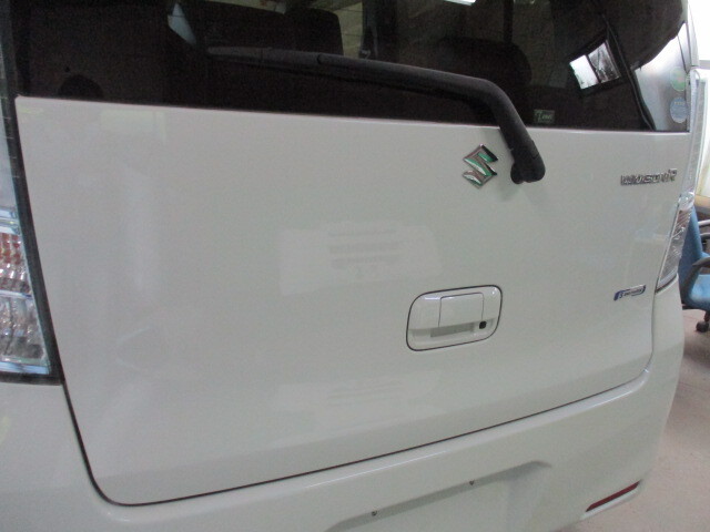 現車285 H26年 MH44S ワゴンR バックドア/リアゲート ZVH/クリスタルホワイトパール 再塗装品〔翌日発送〕即決!※個人様宅配送不可_画像7