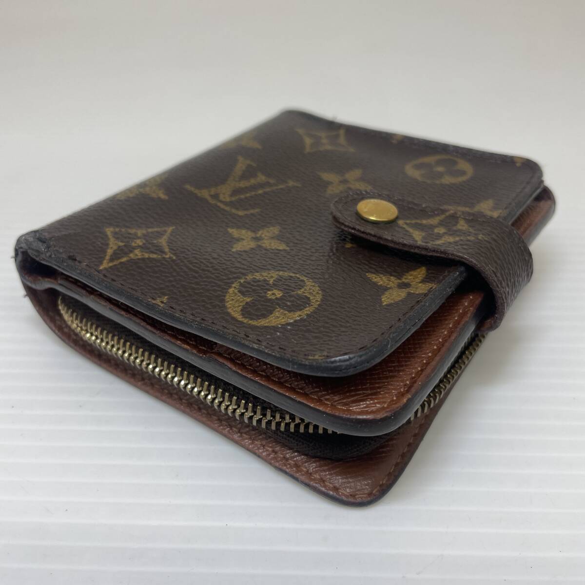 2509M0720 LOUIS VUITTON ルイヴィトン M61667 モノグラム コンパクトジップ 二つ折り財(cái)布