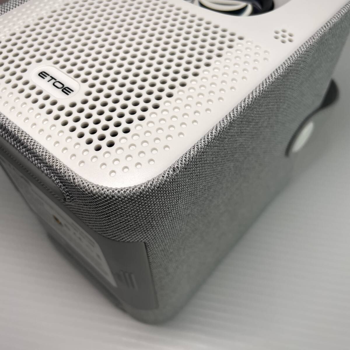 2509M0915 ETOE エトエ 1080P ポータブルプロジェクター MODEL：A1322 通電確認済 箱付