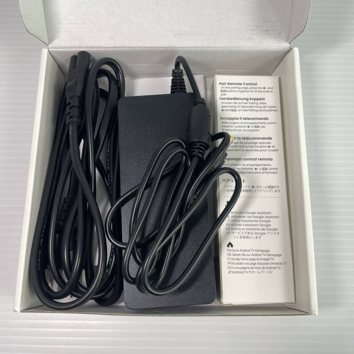 2509M0915 ETOE エトエ 1080P ポータブルプロジェクター MODEL：A1322 通電確認済 箱付