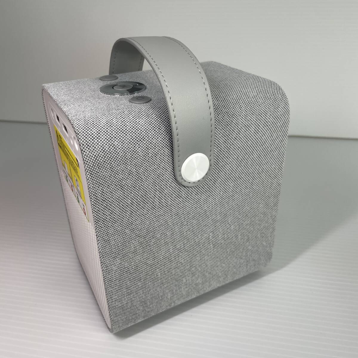 2509M0915 ETOE エトエ 1080P ポータブルプロジェクター MODEL：A1322 通電確認済 箱付