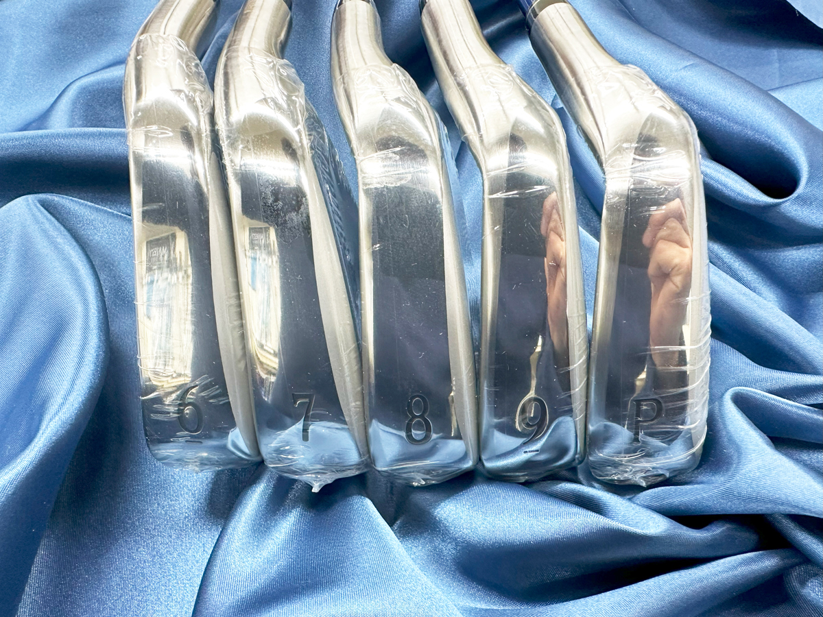 【新品】ゼクシオ13 アイアン 5本セット (#6-#9,PW) ネイビー MP1300 (R) #XXIO13