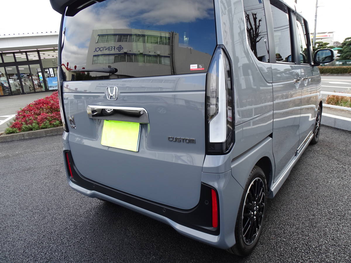 送料無料 ホンダ 現行型 NBOX N-BOXカスタム 共通 ６BA-JF5 JF６系 バックドア リアゲート ナンバープレート上 メッキガーニッシュ モール_画像1