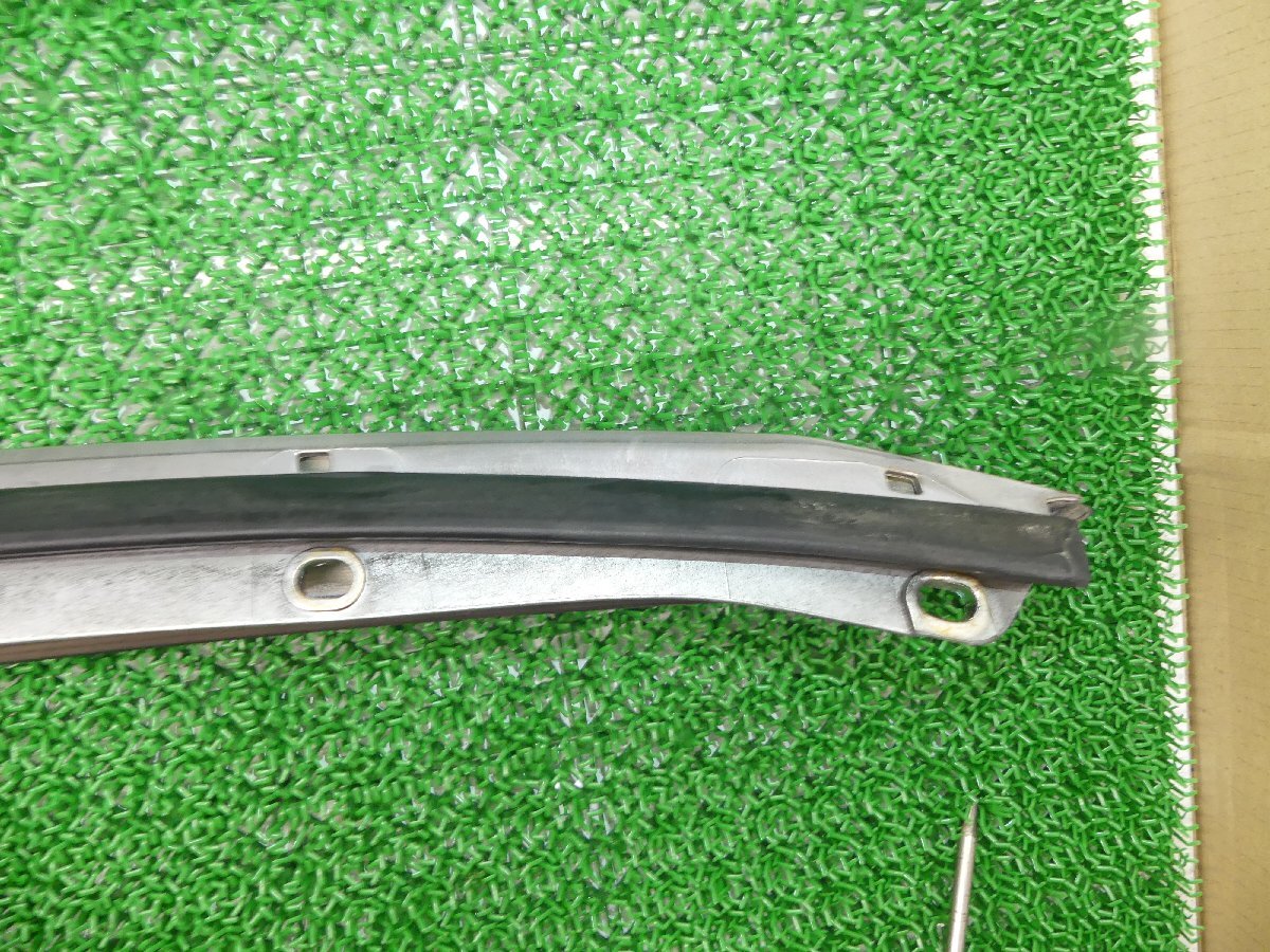B3183 ウ F トヨタ グランドハイエース VCH10 純正 ボンネットモール メッキ 75770-25060　_画像5