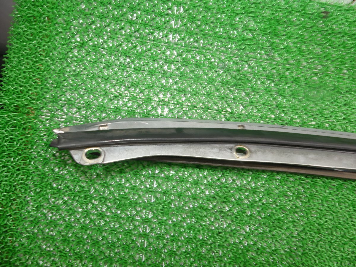 B3183 ウ F トヨタ グランドハイエース VCH10 純正 ボンネットモール メッキ 75770-25060　_画像7