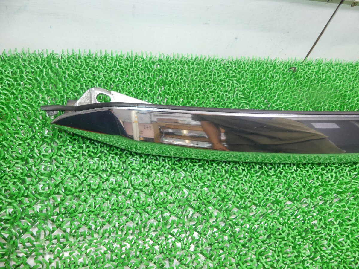 B3183 ウ F トヨタ グランドハイエース VCH10 純正 ボンネットモール メッキ 75770-25060　_画像4