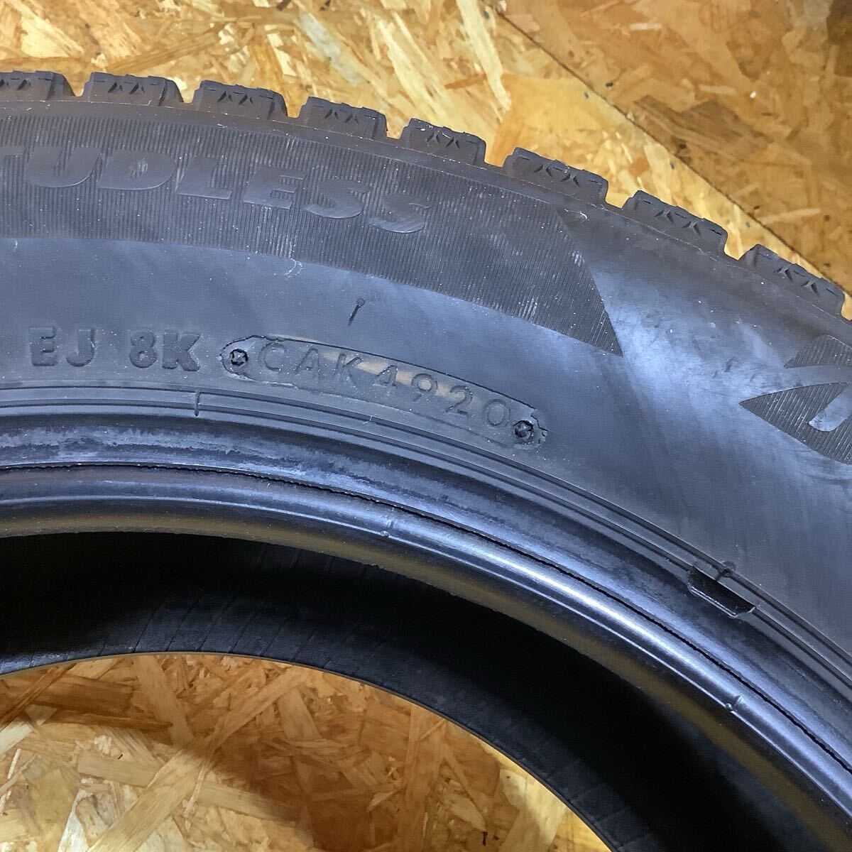BRIDGESTONE BLIZZAK VRX2 ブリヂストン 205/55R16 スタッドレス 2020年製 4本セット 2本7分弱 2本8分山 アイリス オーリス アクセラ _画像7