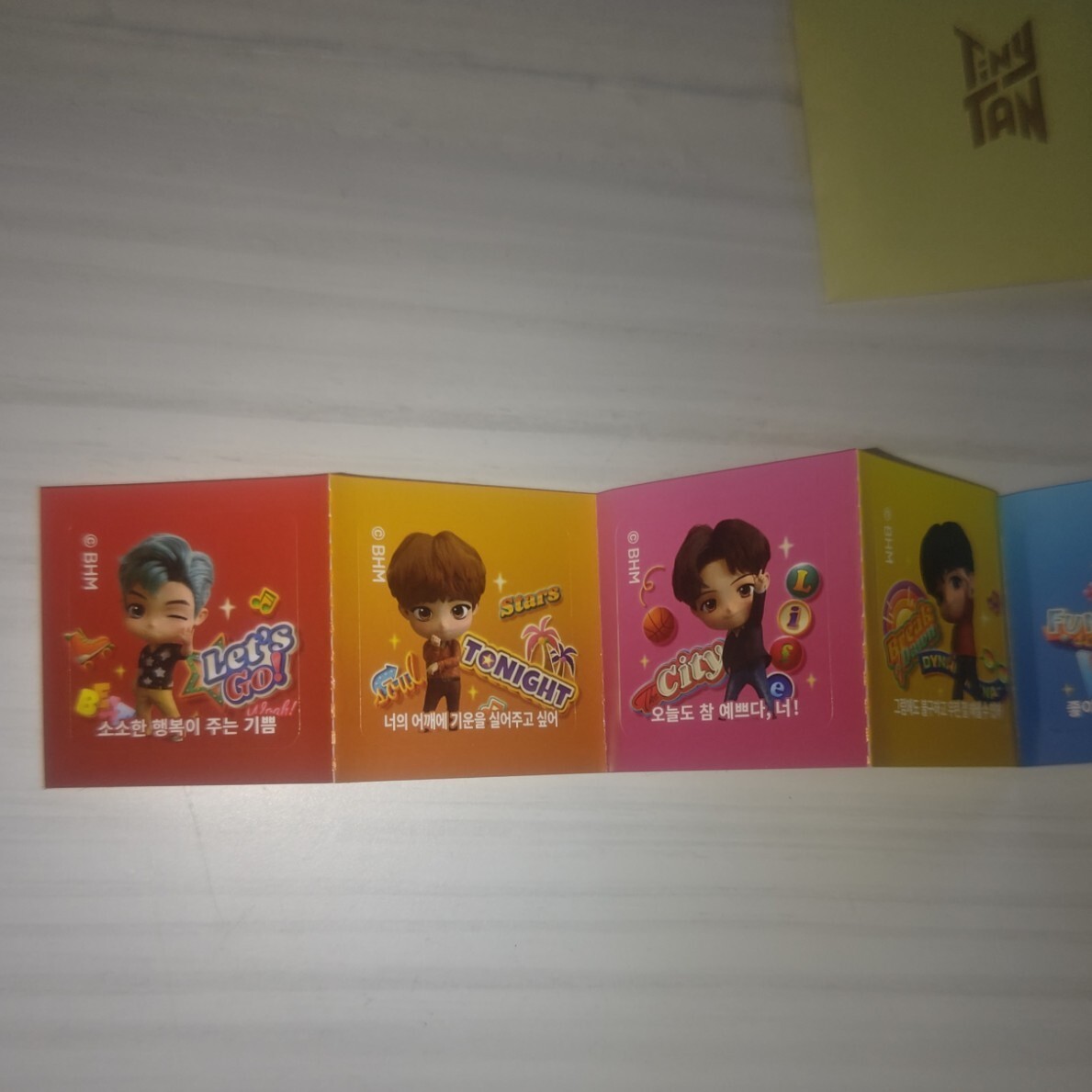 新品 TinyTAN ダイナマイト ステッカー 白② BTS 送料無料_画像4