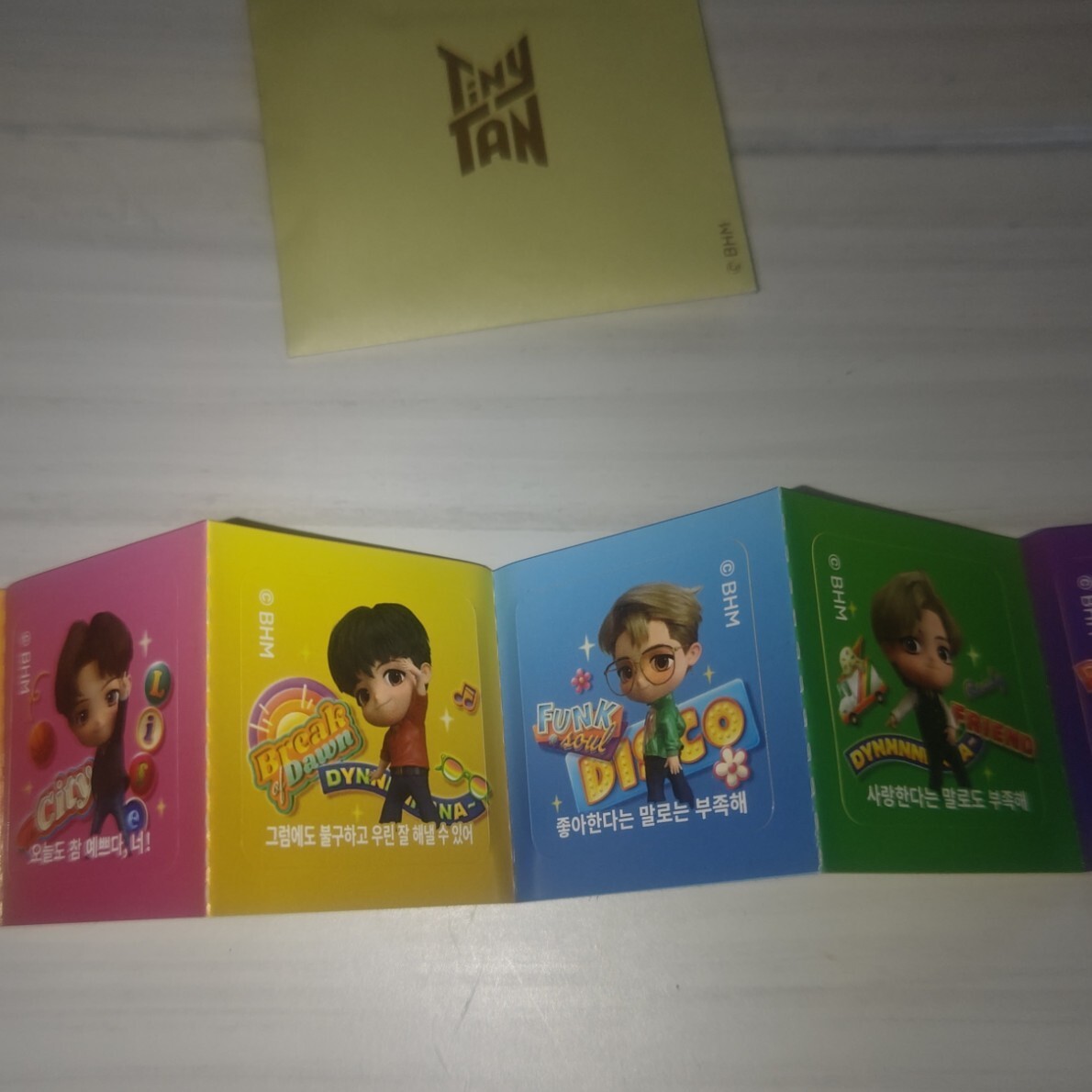 新品 TinyTAN ダイナマイト ステッカー 白② BTS 送料無料_画像6