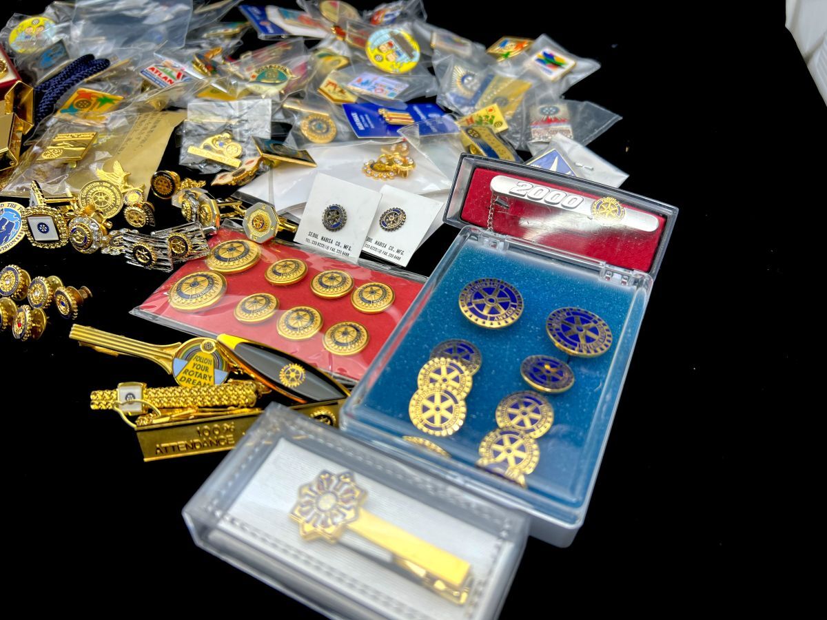 ★【大量まとめ】ロータリークラブ グッズまとめ　 ピンバッジ/カフス/腕時(shí)計(jì)/タイピン/グッズセット★