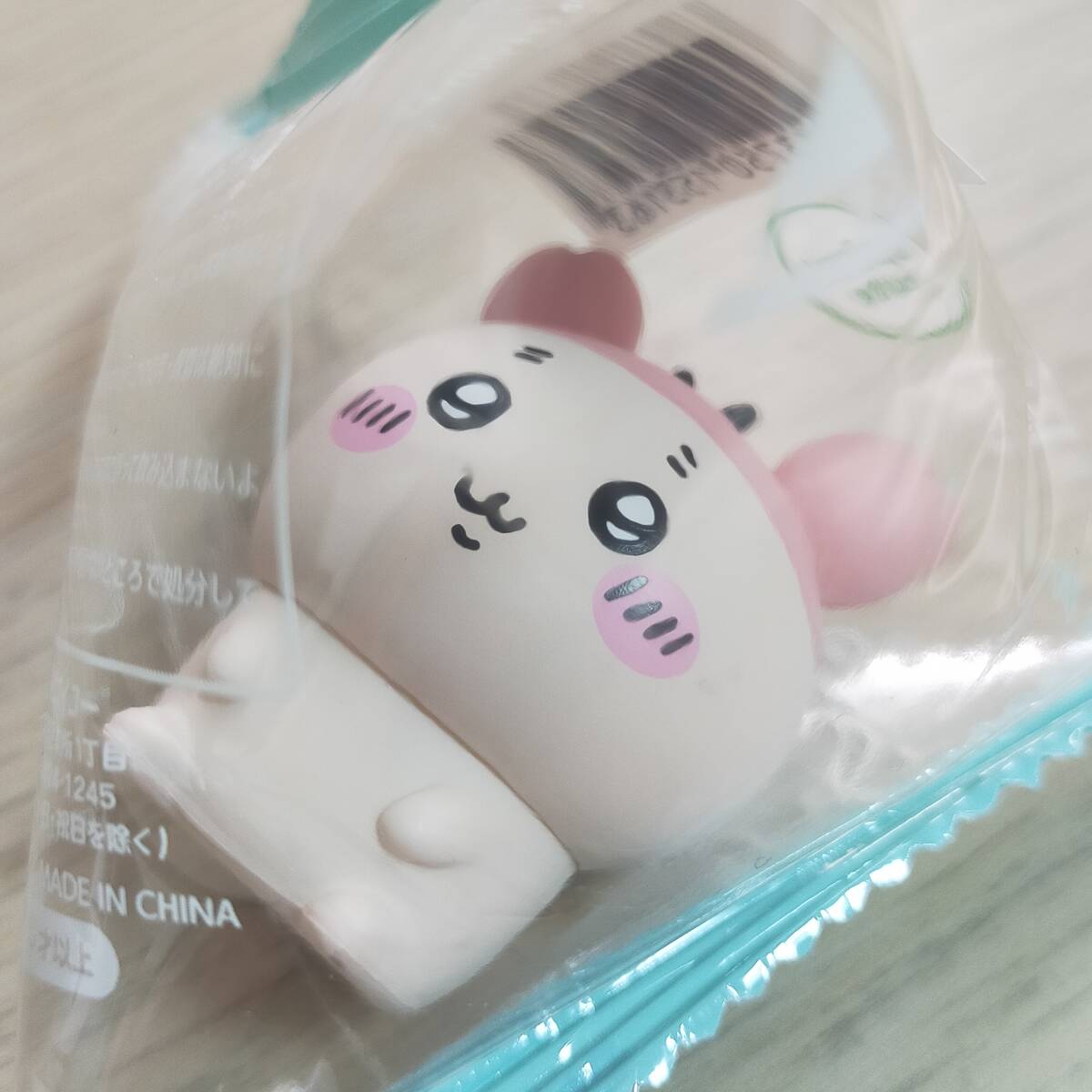 【新品 未開封】 ちいかわ インテリアミニフィギュア5 古本屋 カニちゃん _画像2