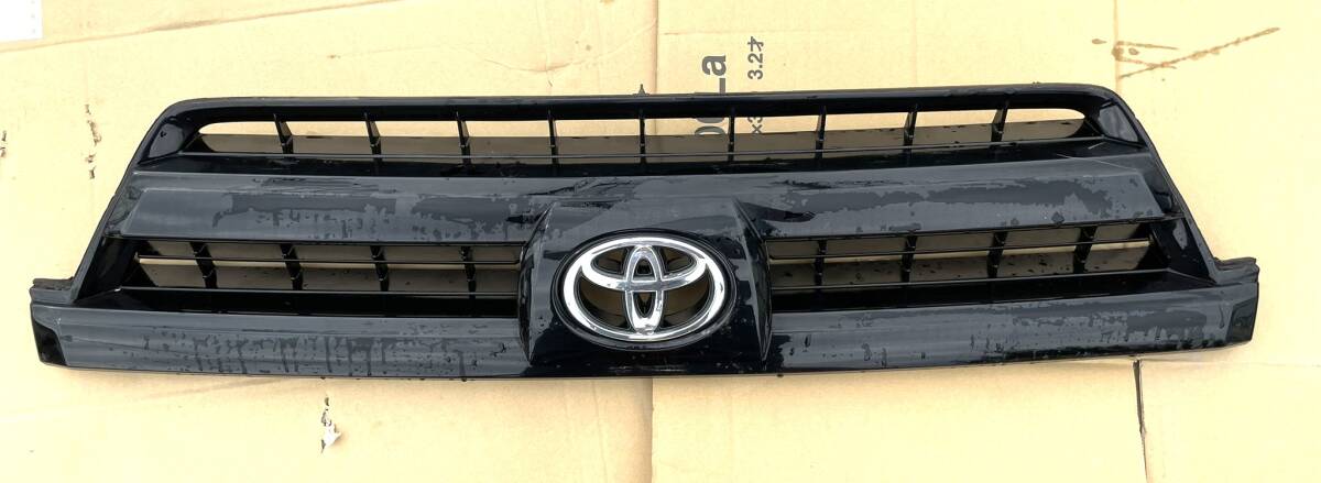 トヨタ・ハイラックス サーフ TRN215 フロントグリル ラジエーターグリル 53111-35590_画像1