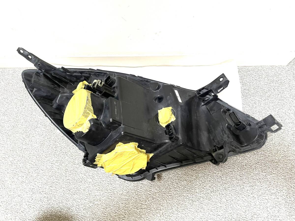 スズキ・ソリオ DBA-MA15S ヘッドライト左 HCR-666 LE10G6223 _画像6