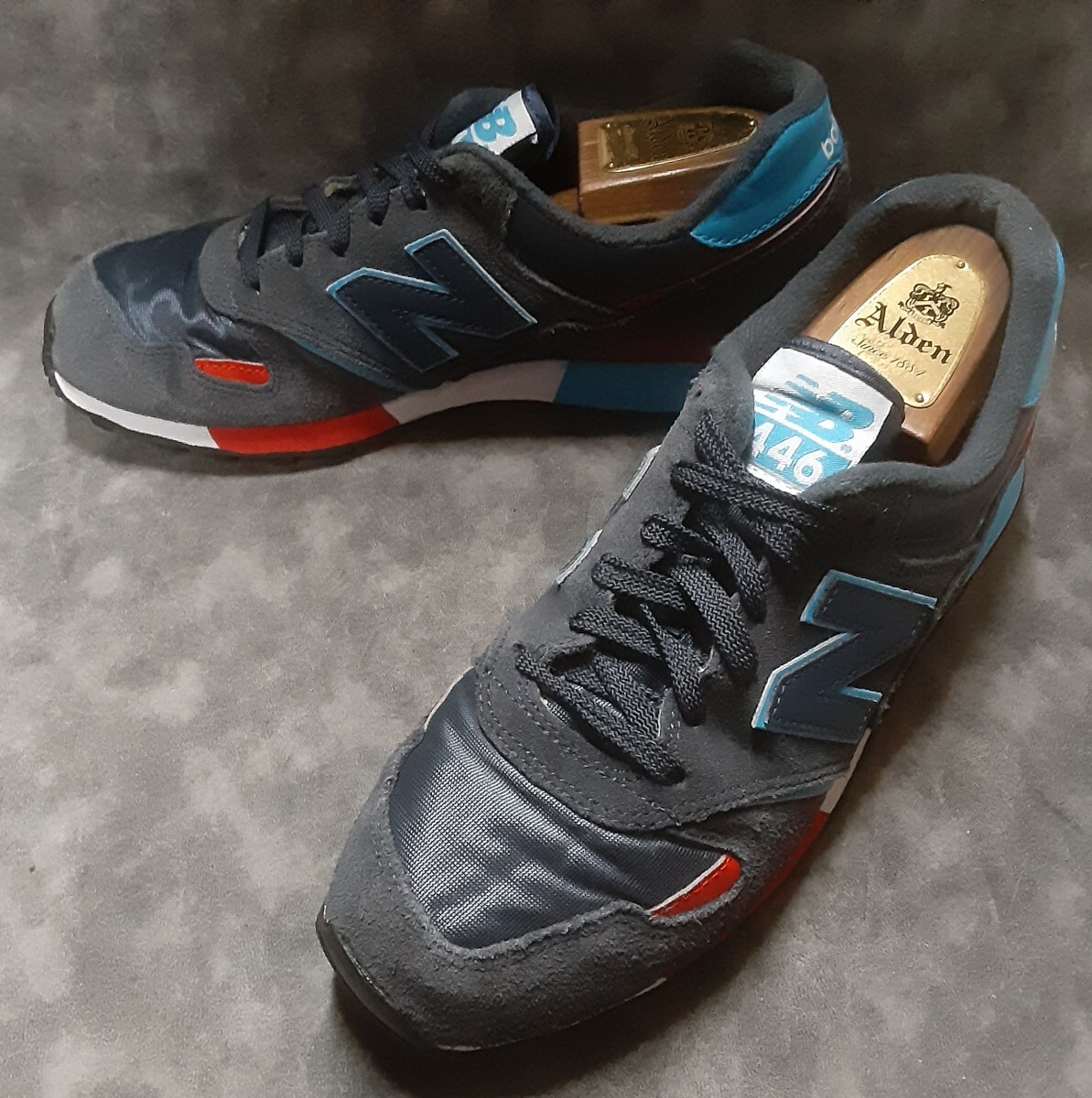 最値!定8712円!名作カレッジカラー!復刻クラシックパッチ!ニューバランス U446 アスリートランニング スニーカー!ネイビー!紺青色白 26.5_画像3
