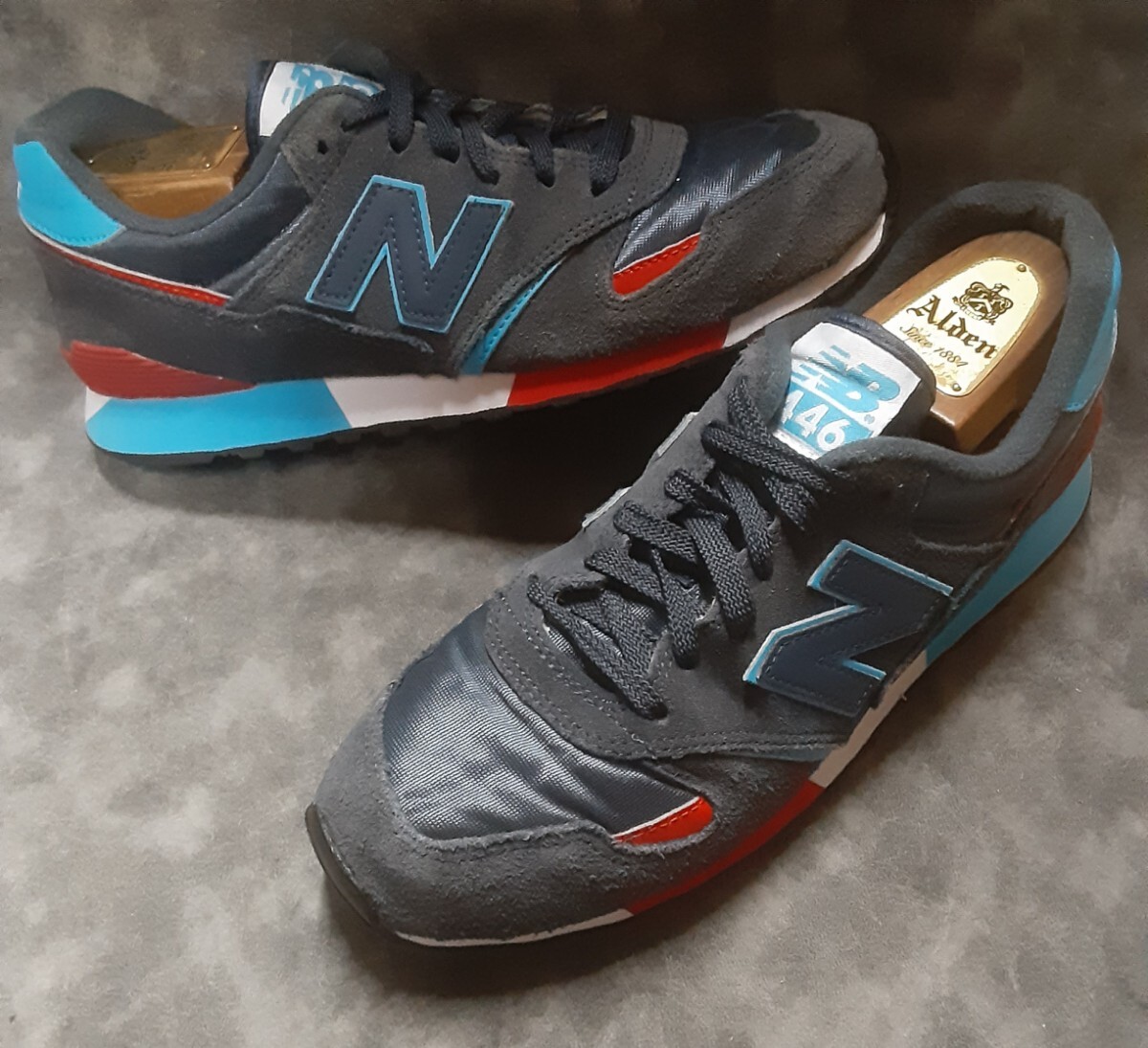 最値!定8712円!名作カレッジカラー!復刻クラシックパッチ!ニューバランス U446 アスリートランニング スニーカー!ネイビー!紺青色白 26.5_画像2