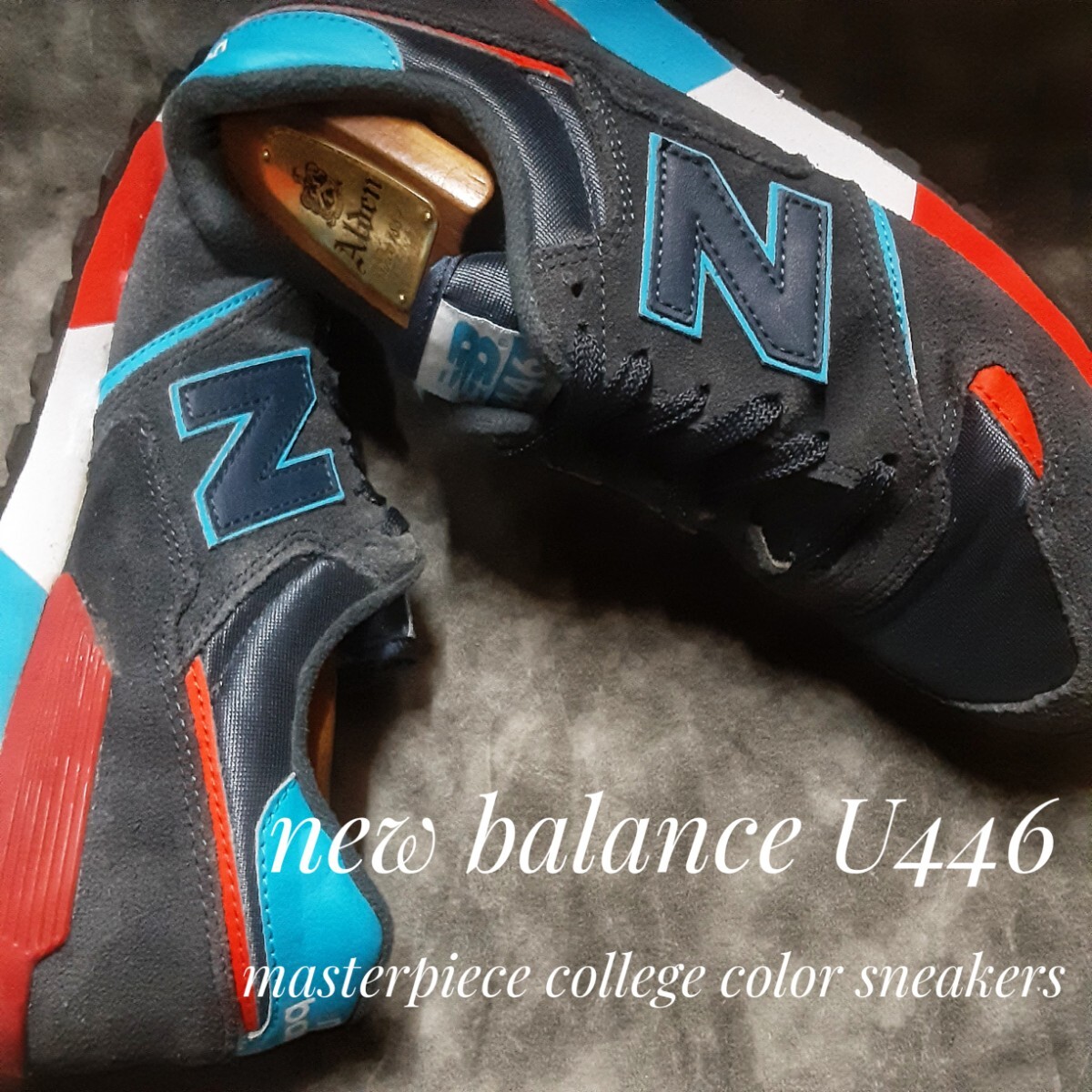 最値!定8712円!名作カレッジカラー!復刻クラシックパッチ!ニューバランス U446 アスリートランニング スニーカー!ネイビー!紺青色白 26.5_画像1