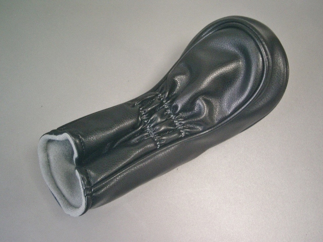 送料込み　未使用　スリクソン　ＺＸi　キャット　合皮素材　黒白赤　５Ｗ用　ヘッドカバー_画像8