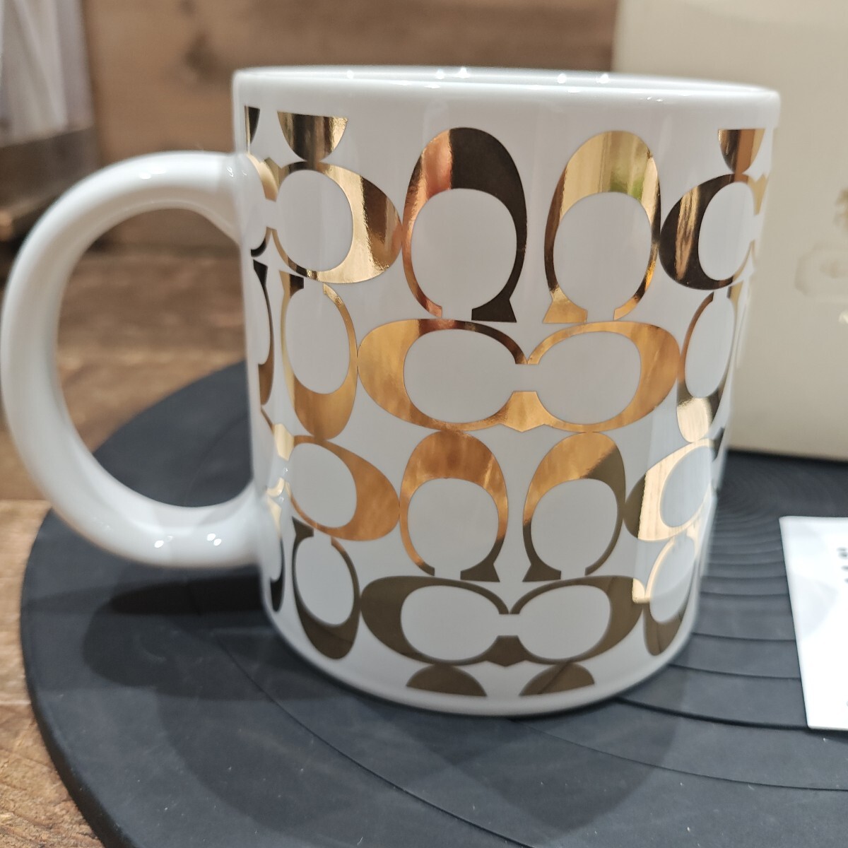 ９０５４　日本古風堂　コーチ COACH ゴールドシグネチャー マグカップ_画像2