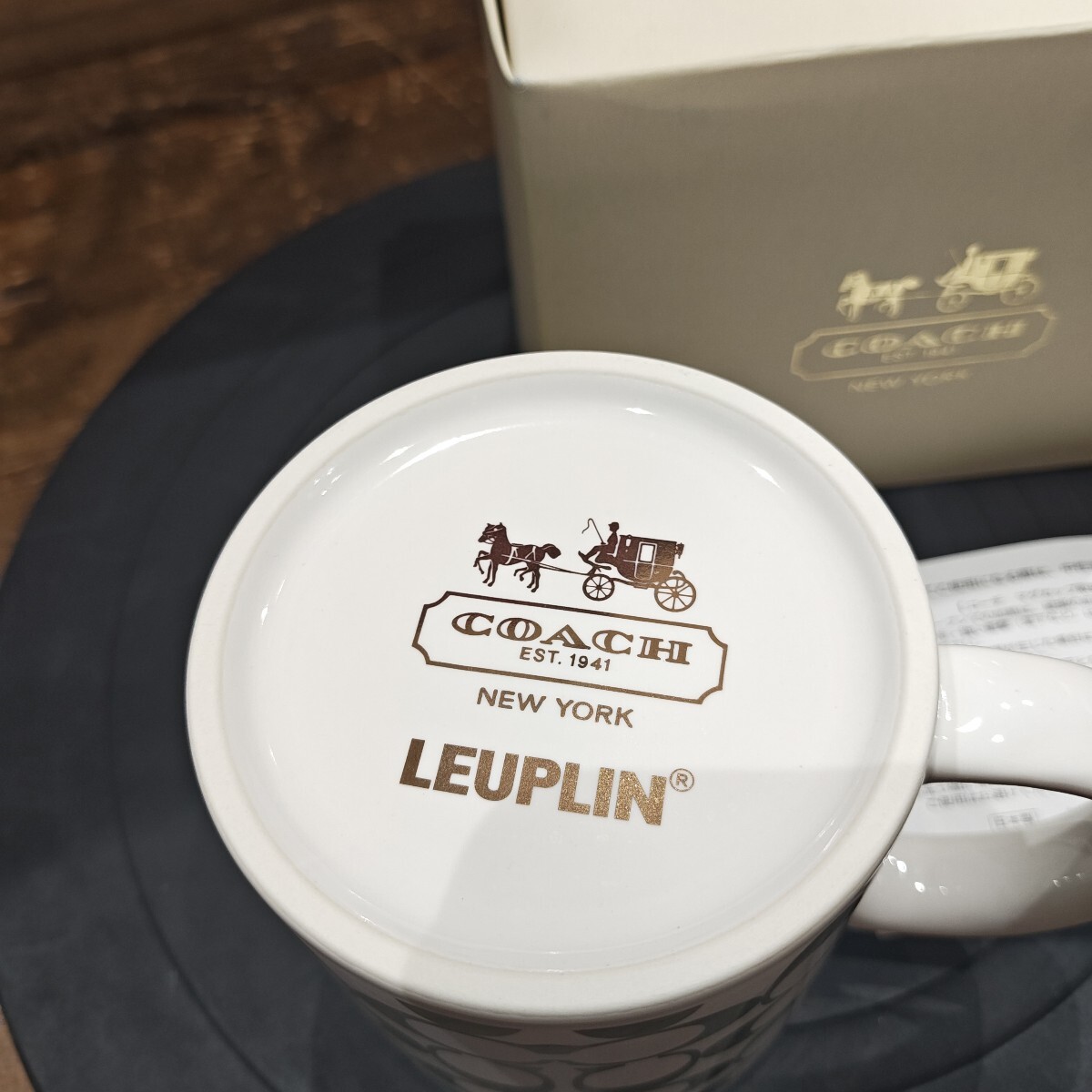 ９０５４　日本古風堂　コーチ COACH ゴールドシグネチャー マグカップ_画像4