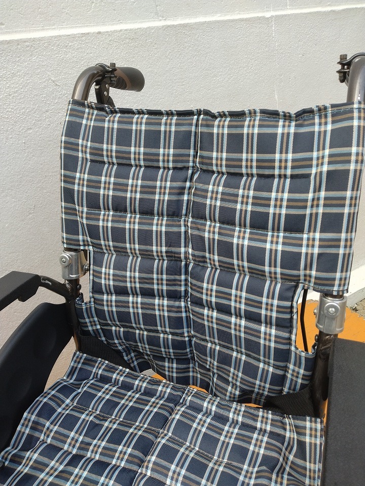 送料無(wú)料（一部地域を除く）　レッグサポートなし　カワムラサイクル　介助用標(biāo)準(zhǔn)車(chē)いす　WAVIT (ウェイビット)　WA16-40　KM-25-0917-02