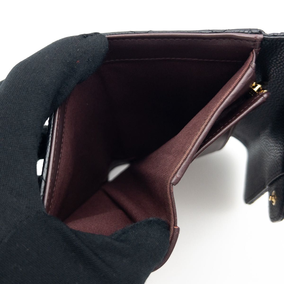 【極美品】CHANEL タイムレスクラシック 三つ折り財布 マトラッセ 黒_画像4