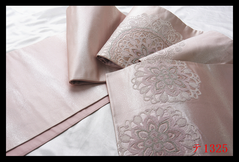 蔵【テ1325】西陣逸品　相良刺繍　宝相華紋　薄柿色地　近くで惚れて　正絹太鼓柄高級美術袋帯　◇検◇簪着物名古屋帯和装小物帯締め_画像4