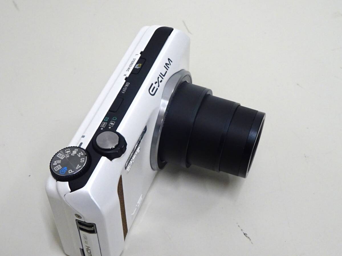 【18171】 美品　CASIO カシオ　HIGH SPEED　EXILIM 　EX-ZR400 コンパクトデジタルカメラ　ホワイト