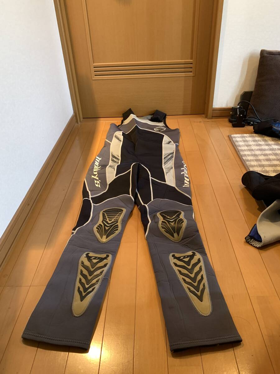 モビーズ　ウエットスーツ　ジェットスキー　L 大阪　堺市　手渡し送料無料　数回使用　値下　ロングジョンとタッパー　レディース格安_画像2