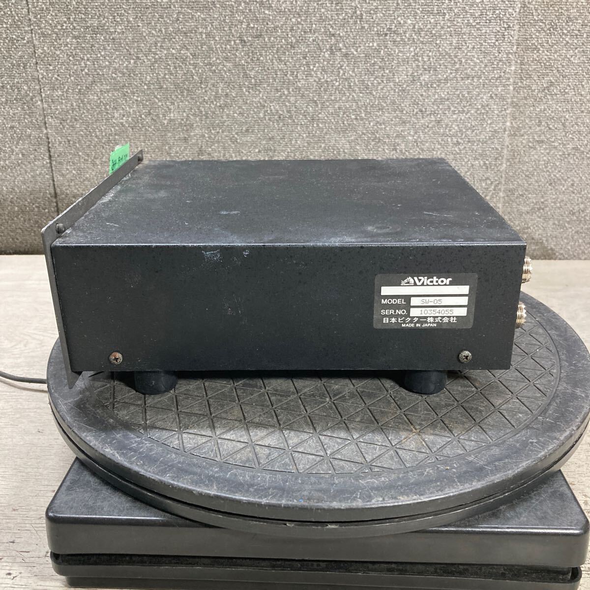 MYM9-46 激安 Victor VIDEO/AUDIO SWITCHER SW-05 通電未確認 中古現状品 ※3回再出品で処分_画像3