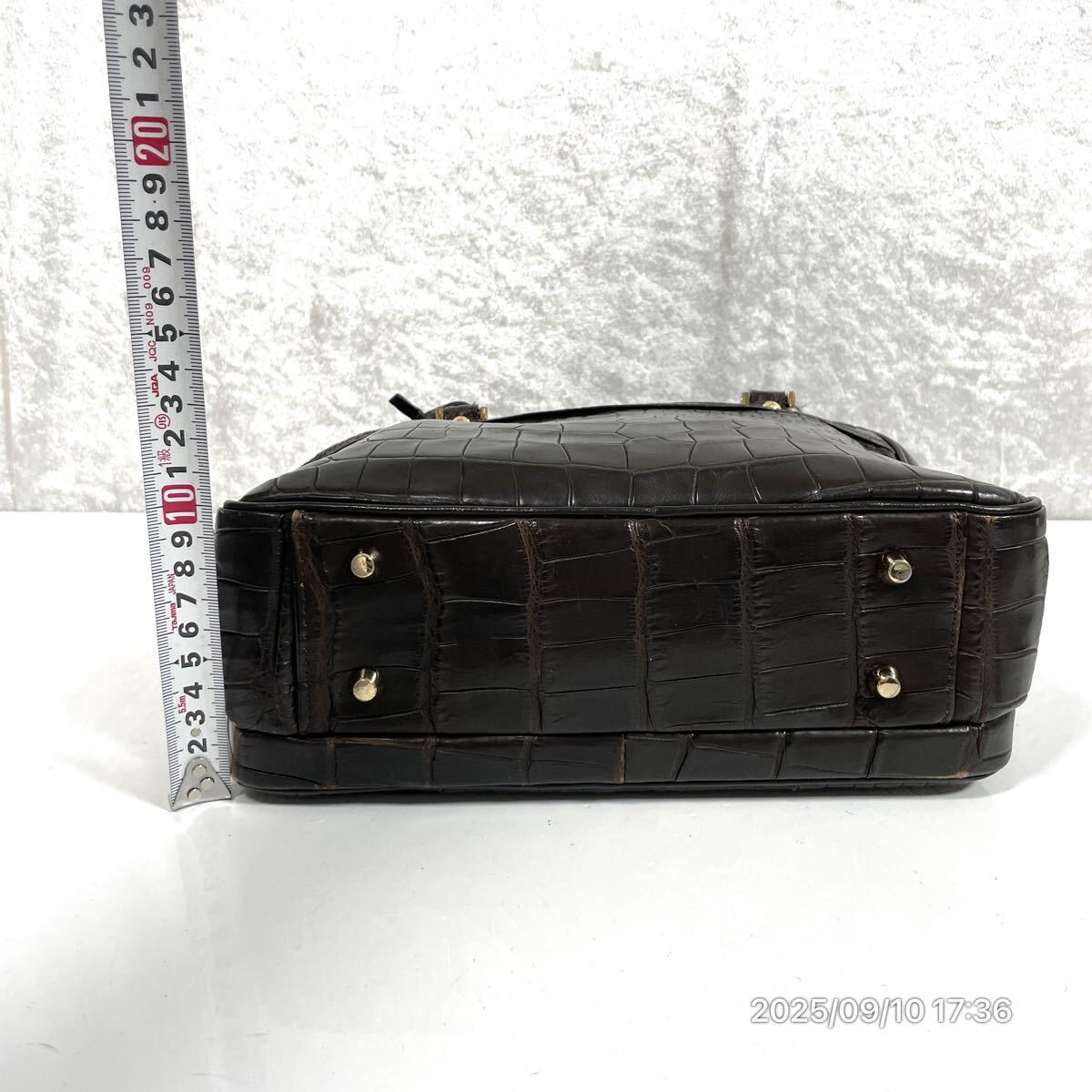 カルロスファルチ CROCODAIL クロコダイル JRA マットクロコ ブラウンカラー ワニ革 エキゾチックレザー バンドバッグ かばん 鞄_画像10