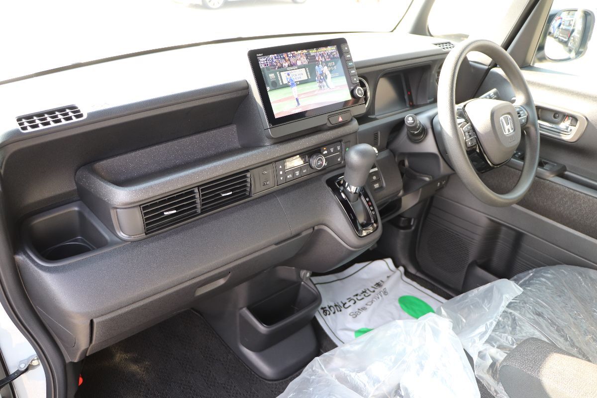 現(xiàn)行モデル　360度全方位モニター　N-BOXカスタム　大型純正ナビ　両側(cè)パワースライドドア　シートバックテーブル　ナビ　地デジ　ETC　