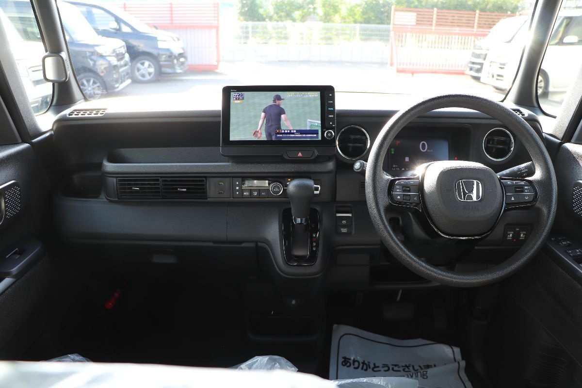 現(xiàn)行モデル　360度全方位モニター　N-BOXカスタム　大型純正ナビ　両側(cè)パワースライドドア　シートバックテーブル　ナビ　地デジ　ETC　