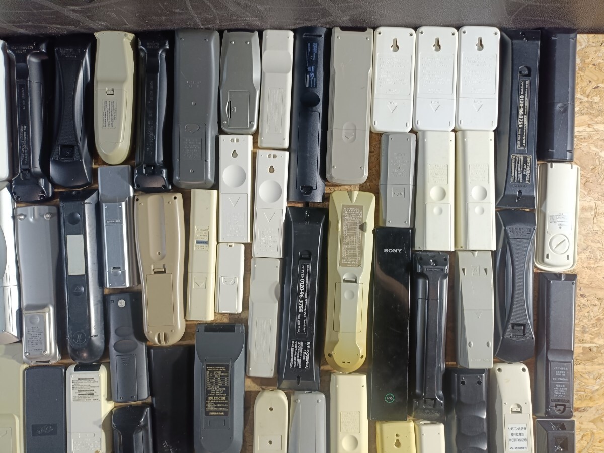 (UI126)大量 リモコン １００本まとめ テレビ オーディオ機(jī)器 照明器具など 送信機(jī) 現(xiàn)狀品