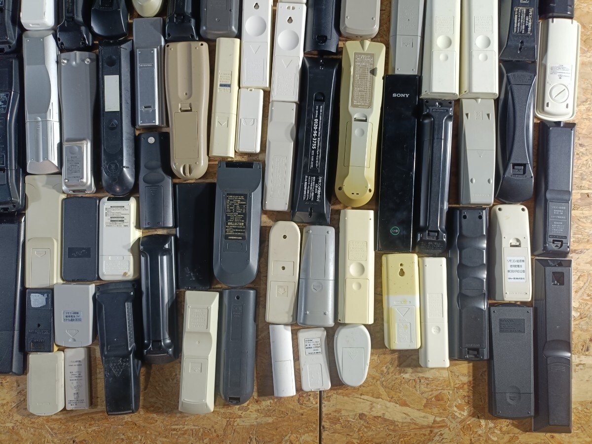 (UI126)大量 リモコン １００本まとめ テレビ オーディオ機(jī)器 照明器具など 送信機(jī) 現(xiàn)狀品