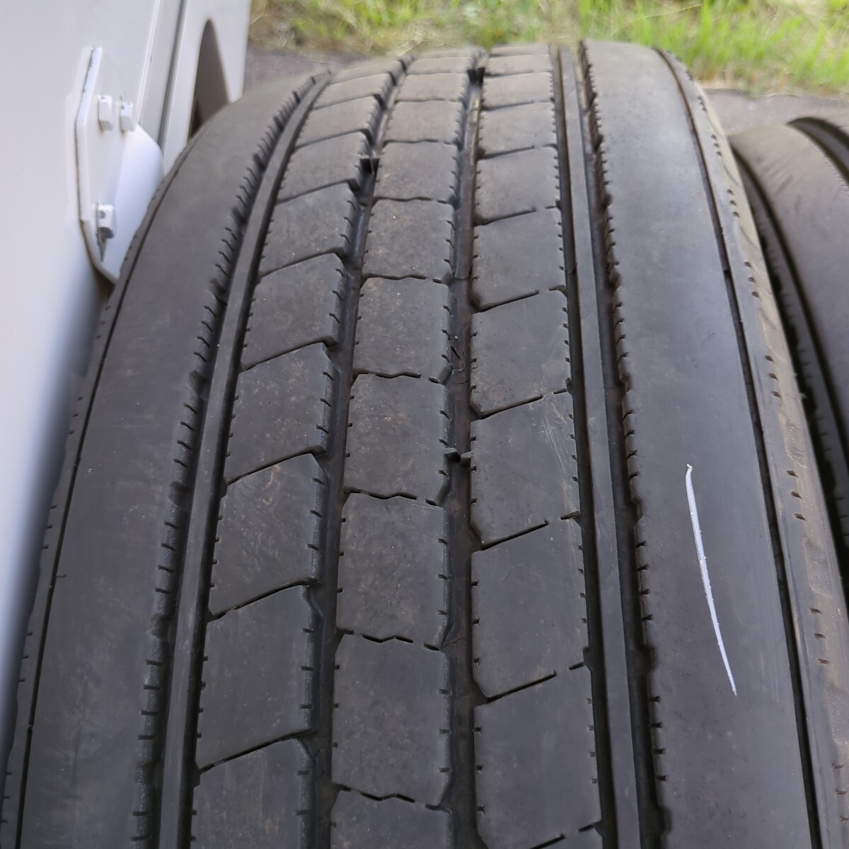 B4☆4本 バス用タイヤ 2019年製 295/80R22.5 153/150J ブリヂストン R225_画像2