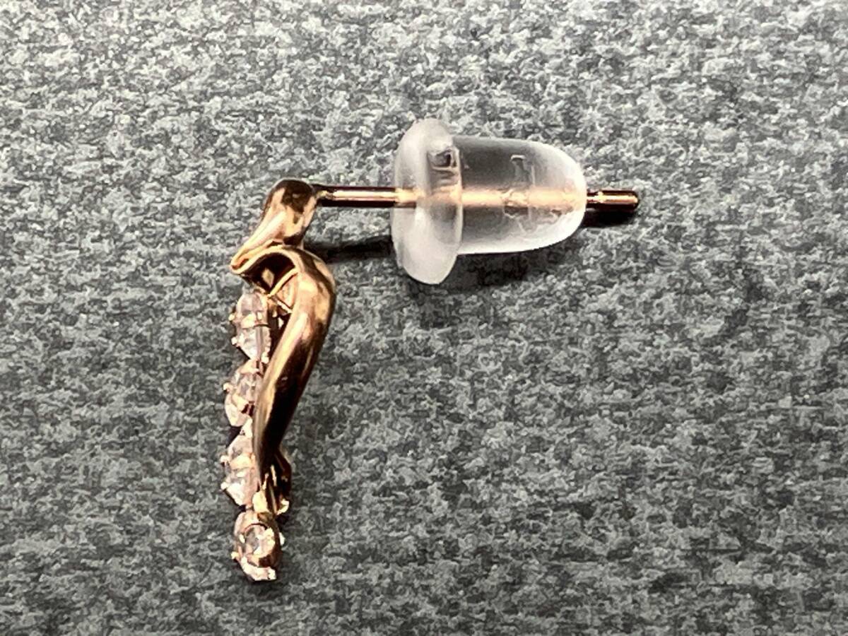 K10 イエローゴールド 片耳ピアス 総重量0.18g ピアス アクセサリー_画像3