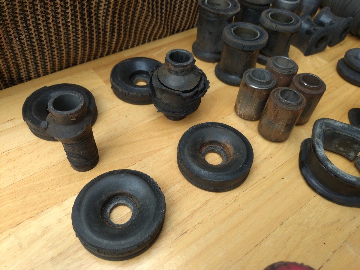 s30 240z ブッシュセット ダンパー ブーツ (ゴムブッシュ、ウレタンブッシュ)_画像5