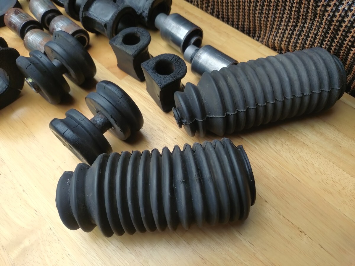 s30 240z ブッシュセット ダンパー ブーツ (ゴムブッシュ、ウレタンブッシュ)_画像7