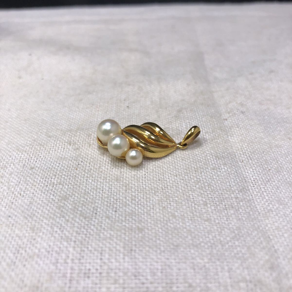 K18 ペンダントトップ 18金 イエローゴールド パール3粒 アクセサリー ジュエリー 総重量2.4g