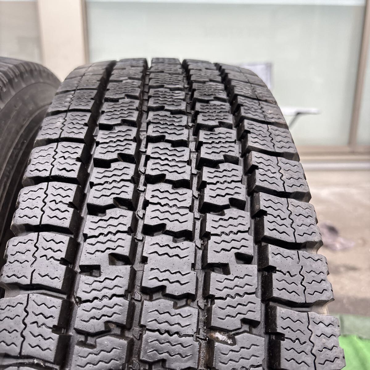 225/85R16 121/119 N LT TOYO M934 中古スタッドレスタイヤ2本セット:17000円_画像3