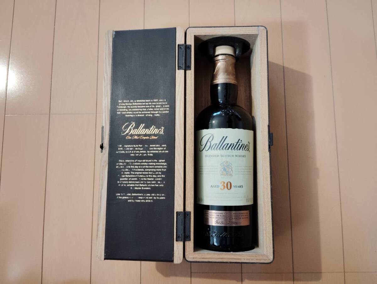 【空き瓶】 Ballantine's バランタイン 30年 BLENDED SCOTCH WHISKEY ブレンデッド スコッチウイスキー 700ml 40％ 箱付 洋酒_画像2