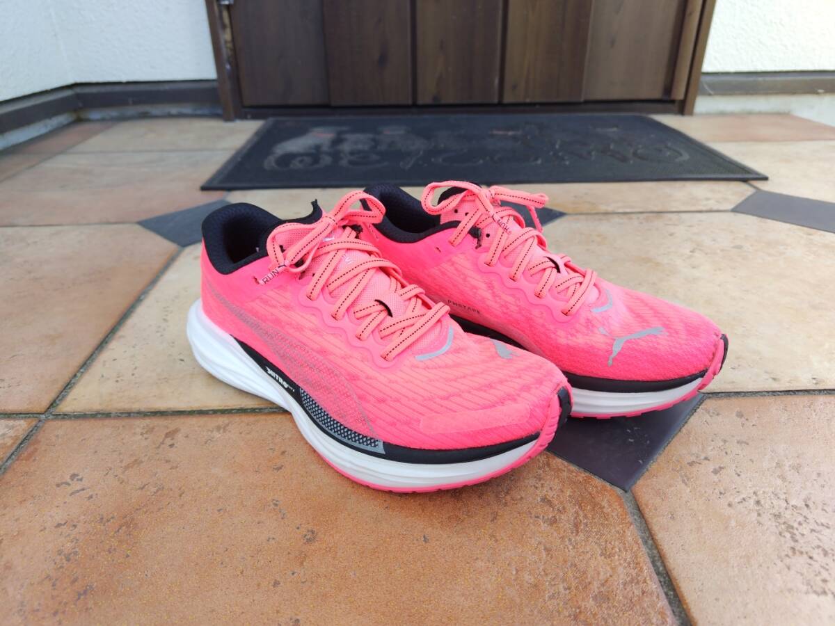 ★超美品★プーマ★ ランニングシューズ ★ディビィエイトニトロ２★ 　レディース　２４．０ｃｍ_画像1