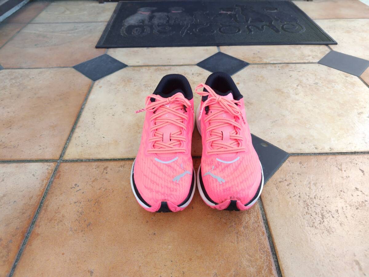 ★超美品★プーマ★ ランニングシューズ ★ディビィエイトニトロ２★ 　レディース　２４．０ｃｍ_画像2