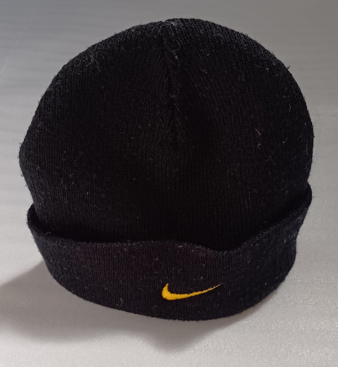 ☆NIKE キッズSize 黒色ブラック刺繍SWOOSHキャップ帽子ニットぼうしスポーツ アウトドア2重生地 株式会社ナイキ ジャパンBETTER WORLD.COM_画像3