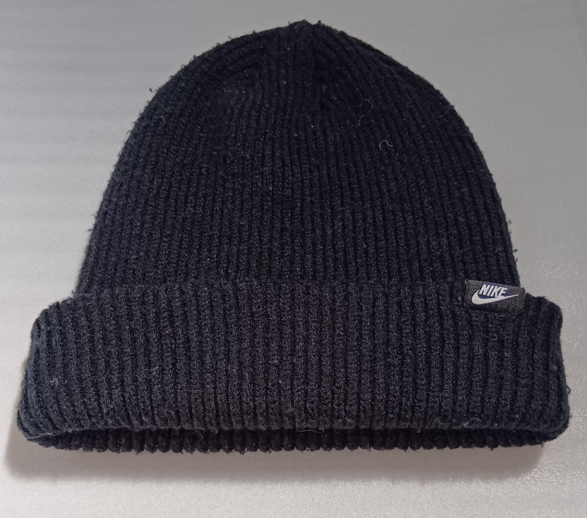 ☆NIKE 1Size OSFМ 57cm位黒色タブのみキャップ帽子ニットぼうしスポーツ ファッション アウトドア2重生地ウェア ナイキ BETTER WORLD.COM_画像1